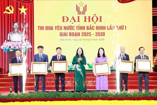 Chú trọng khen thưởng những người xung kích đảm nhiệm việc khó, đổi mới, sáng tạo