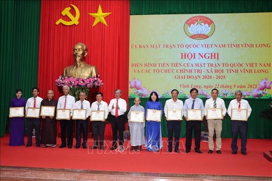 Biểu dương điển hình tiên tiến của MTTQ Việt Nam và các tổ chức chính trị - xã hội