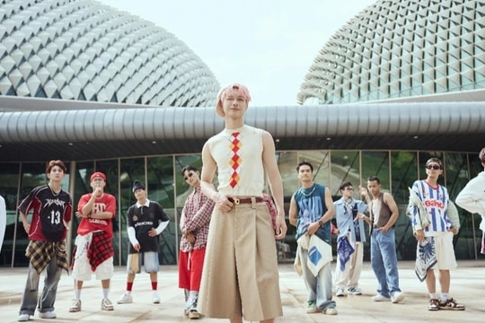 Singapore qua MV “Tính lười”: Trẻ trung, năng động và đầy cảm hứng