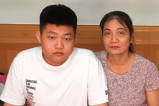 Người cha Hải Phòng gồng mình cứu con ung thư