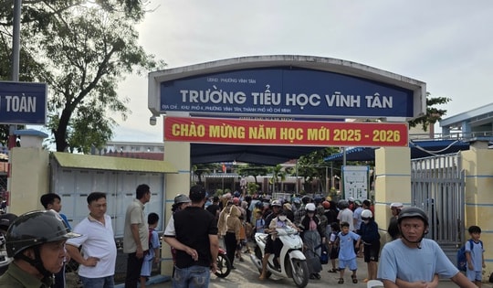 Chỉ đạo khẩn của Chủ tịch UBND TP HCM sau phản ánh trường học xuống cấp nghiêm trọng