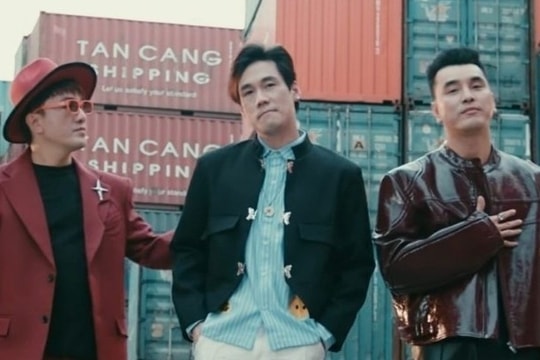 Ưng Hoàng Phúc xóa MV nghi quảng cáo web cá độ