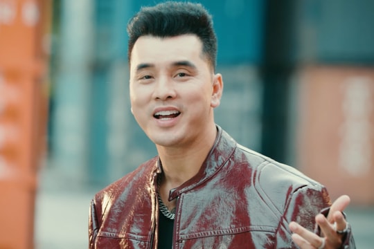 Ưng Hoàng Phúc bị phản ứng