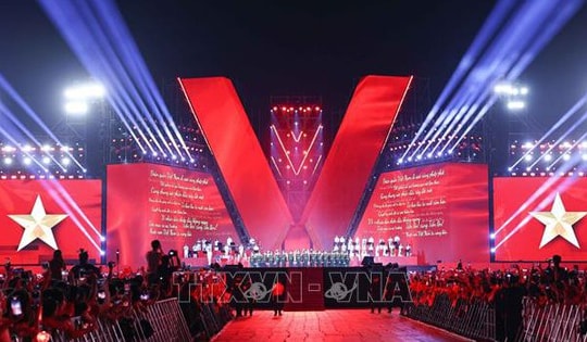 Concert âm nhạc: Sức mạnh tinh thần dân tộc và phát triển công nghiệp văn hóa