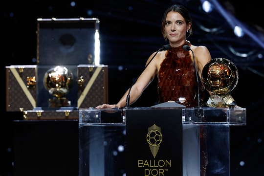 Cầu thủ đến Việt Nam 'chữa lành', trở về giành 3 Quả bóng vàng