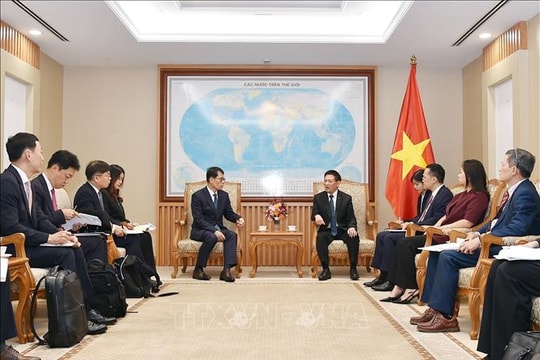 Phó Thủ tướng Hồ Đức Phớc tiếp Chủ tịch kiêm Tổng Giám đốc điều hành Ngân hàng IBK