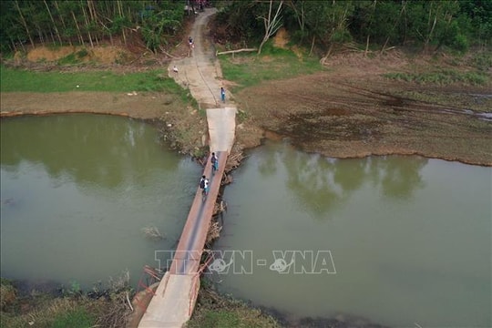 Bất an khi lưu thông qua cầu dân sinh ở hạ du hồ Kẻ Gỗ