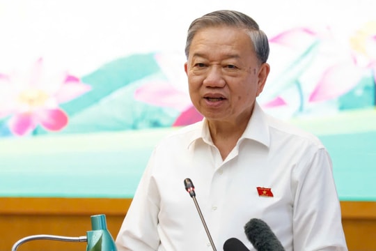 'Làm sao mỗi người đi làm có thể nuôi được một người'