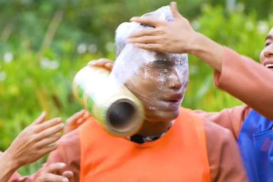 Tranh cãi hình ảnh Lê Dương Bảo Lâm ở '2 ngày 1 đêm'