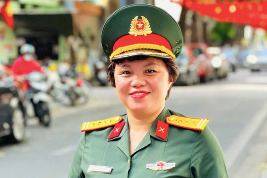 Đại tá Kiều Thanh Thúy trả lời câu hỏi doanh thu 700 tỷ của 'Mưa đỏ' về đâu?