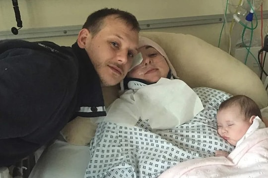 Cái ngáp gây gãy cổ, liệt nửa người