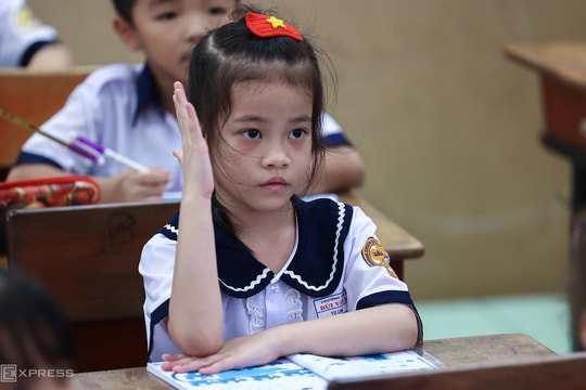 Quay về một bộ sách giáo khoa là 'phù hợp'