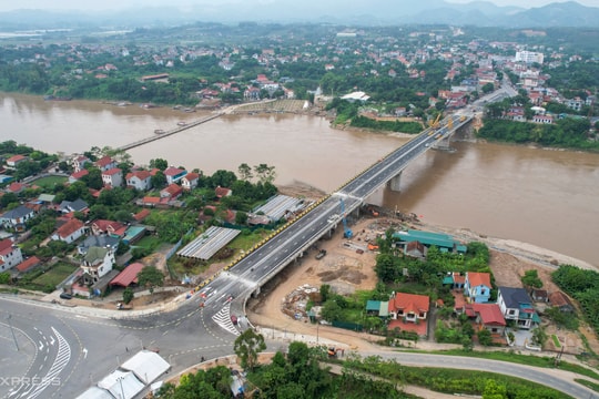 Cầu Phong Châu trước ngày thông xe