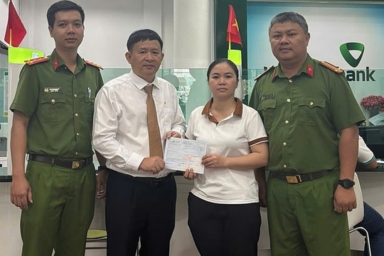 Trả lại 250 triệu đồng cho người chuyển nhầm tài khoản