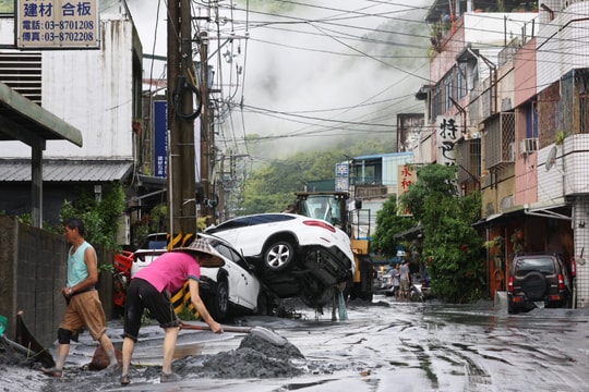 Dân Đài Loan kể cảnh nước lũ ập tới như 'sóng thần'