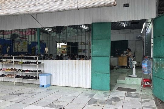 Phòng học dựng bằng tôn ở TP HCM