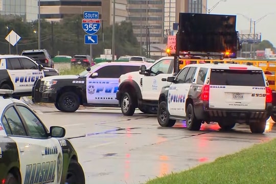 Nổ súng ở văn phòng ICE, nhiều người trúng đạn