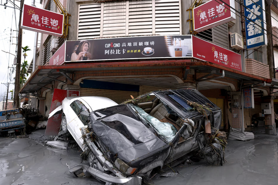 Cảnh hoang tàn sau khi bão Ragasa quét qua Trung Quốc