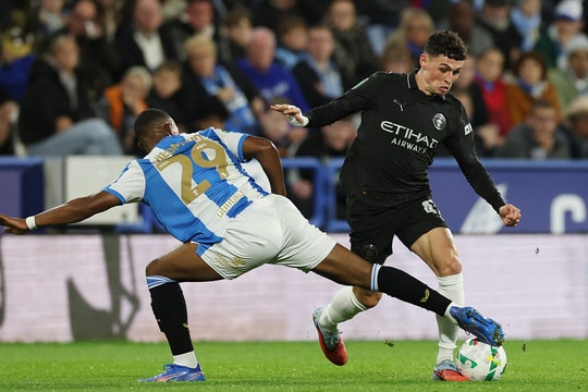 Đánh bại Huddersfield Town, Man City vào vòng 4 Cúp Liên đoàn Anh