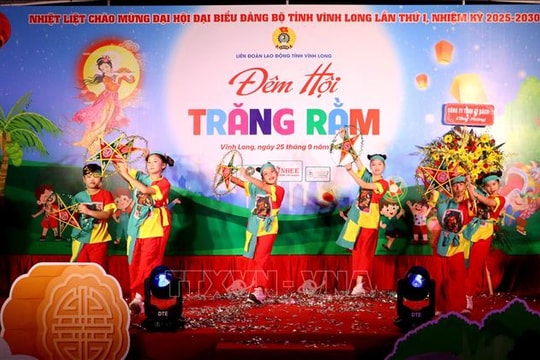 Rộn ràng Đêm hội trăng rằm cho thiếu nhi con công nhân