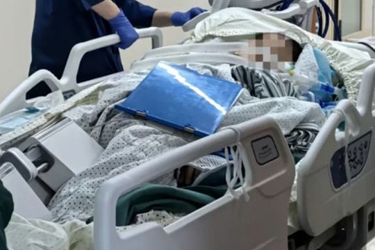 Dẫm phải 'nước ăn mòn xương', người phụ nữ tử vong