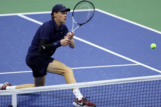 Federer: 'Tốc độ mặt sân chậm có lợi cho Alcaraz, Sinner'