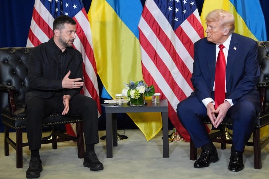 Cách ông Zelensky thuyết phục ông Trump đổi ý về Ukraine