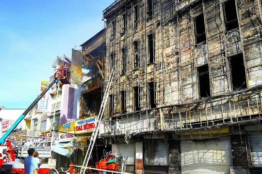 Vụ cháy nhà lan sang trụ sở ngân hàng 'thiệt hại hơn 2 tỷ đồng'