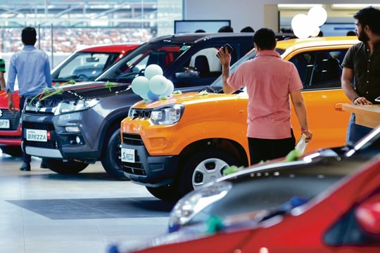 Người dân đổ đi mua xe, doanh số ôtô Ấn Độ đạt kỷ lục
