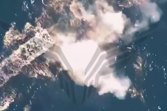 UAV Lancet tập kích, khiến xuồng tự sát Ukraine nổ tung