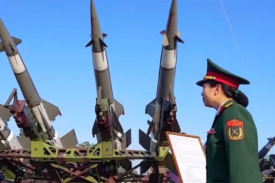 Nữ sĩ quan tiên phong nghiên cứu công nghệ tên lửa