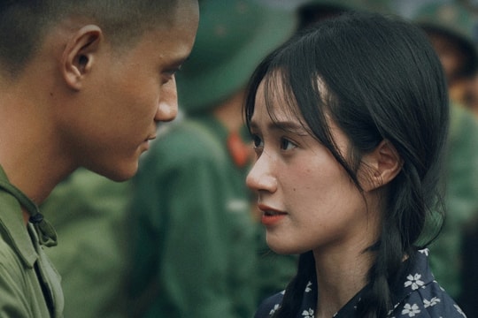 'Mưa đỏ' thu 700 tỷ đồng