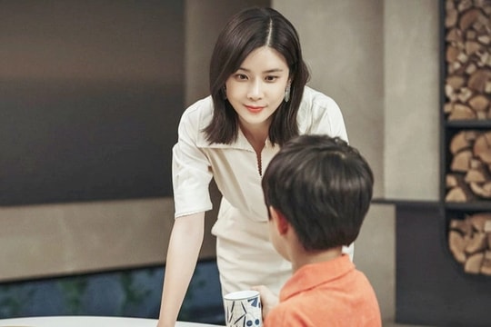 Nghi cháu trai bị bạo hành, bà nội sốc nặng khi thấy cháu bênh mẹ kế