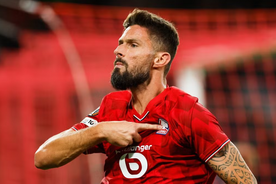 Giroud lập kỷ lục ở Europa League
