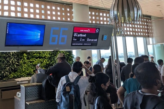 Cuộc đua nhập cảnh vào Mỹ của những người mang visa H1B