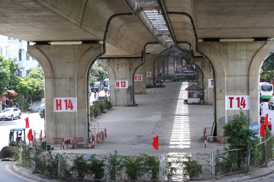 Gầm cầu cạn ở Hà Nội không còn ôtô, xe máy