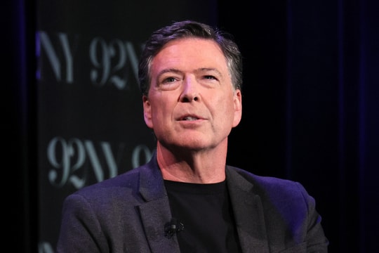 Cựu giám đốc FBI bị truy tố