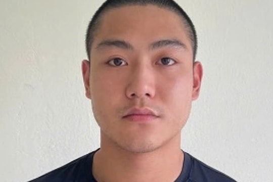 Thanh niên đánh tới tấp, dùng dao đe dọa bạn gái do ghen tuông