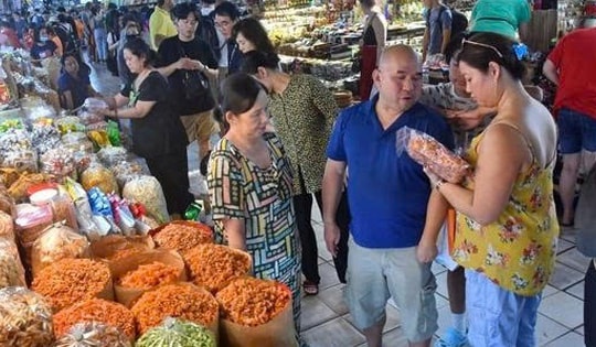 Thuế TP HCM và Viettel "cầm tay chỉ việc" cho các hộ kinh doanh lớn tuổi xuất hóa đơn điện tử