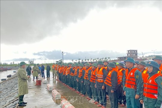 Hà Tĩnh: Khẩn trương huy động lực lượng ứng phó bão số 10