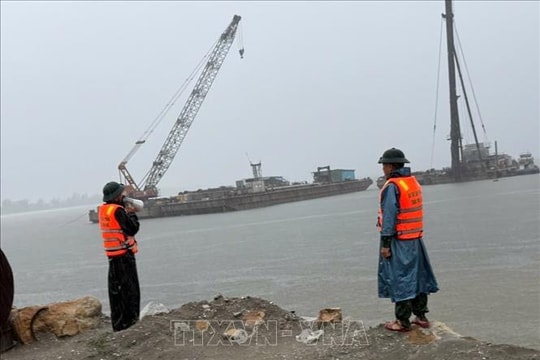 Một phụ nữ mất tích vì nước cuốn trôi