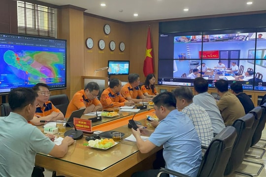 Thành lập 4 đoàn công tác giám sát công tác phòng chống bão số 10