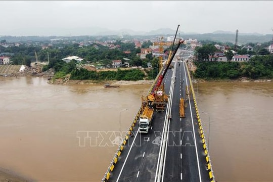 Cầu Phong Châu hoàn thành vượt tiến độ, mở rộng cơ hội phát triển vùng đất Tổ