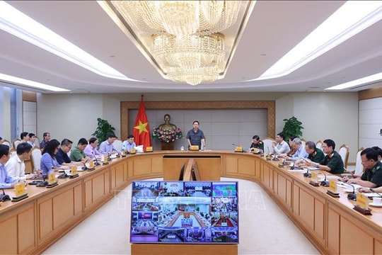 Phó Thủ tướng Trần Hồng Hà chủ trì họp trực tuyến triển khai ứng phó bão số 10