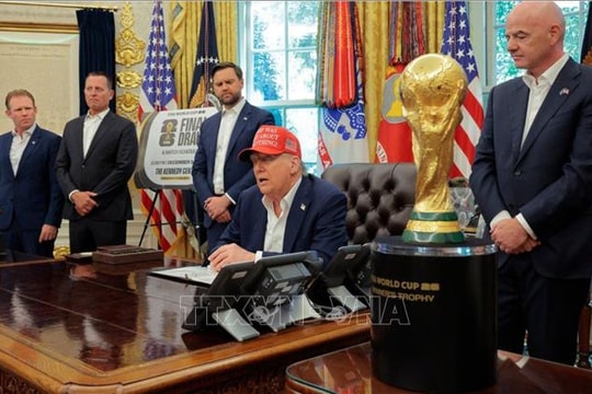 Tổng thống Trump cân nhắc chuyển địa điểm thi đấu World Cup