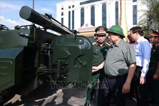 Thủ tướng làm việc với lãnh đạo Quân ủy Trung ương, Bộ Quốc phòng về phát triển công nghiệp quốc phòng