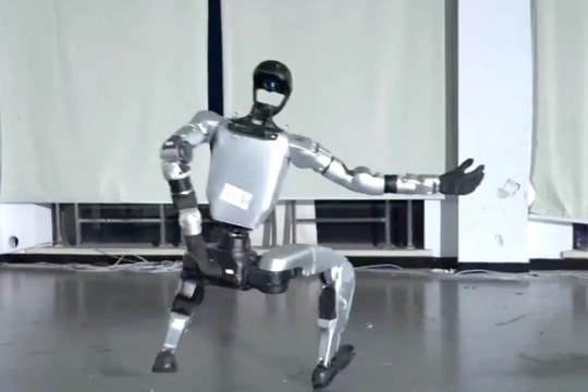 Chế độ phản trọng lực giúp robot chịu mọi đòn tấn công