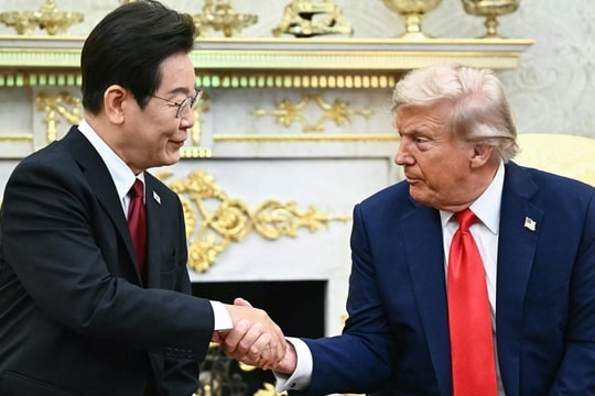 Hàn Quốc đề nghị ông Trump làm 'sứ giả hòa bình' với Triều Tiên