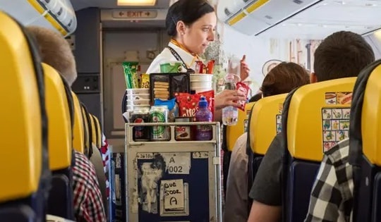 Hành khách bay quốc tế từ Việt Nam được mua hàng miễn thuế trên máy bay