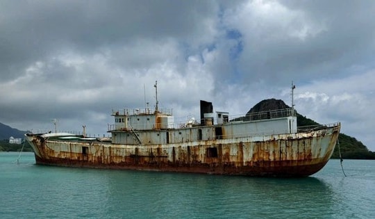 Vì sao "tàu ma" Sheng Li chỉ bán phế liệu, không được đánh chìm để làm du lịch?